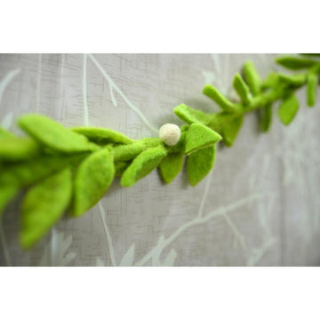 Green Mistletoe Wreath Garland